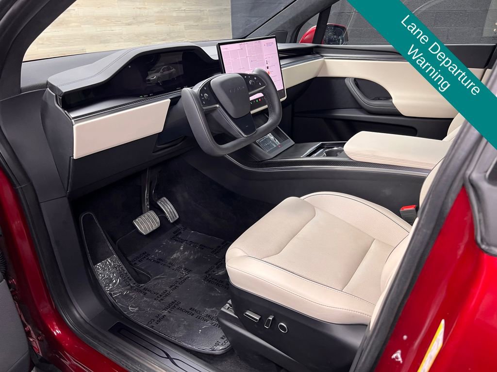 Used 2024 Tesla Model X Plaid image 3