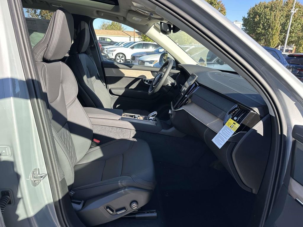 New 2026 Volvo XC90 B6 Plus w/ Protection Package Premier image 11