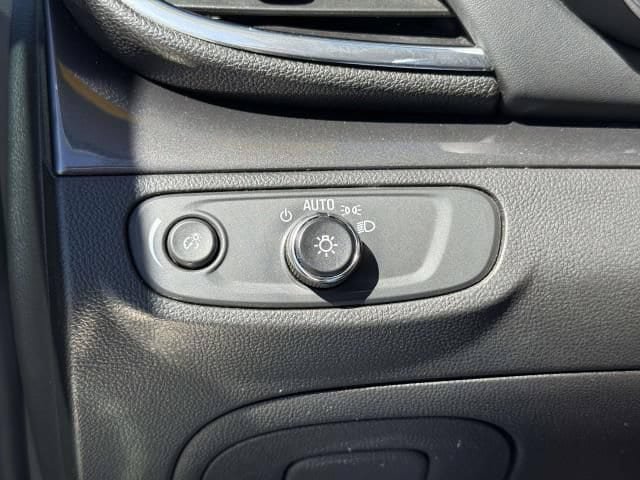 Used 2020 Buick Encore Preferred w/ Safety Package FWD image 17