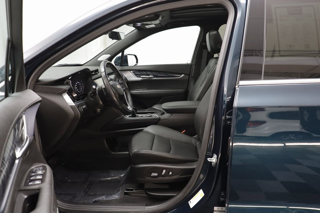Certified 2024 Cadillac XT6 Premium Luxury w/ Technology Package image 5