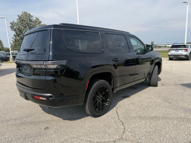 Used 2026 Jeep Grand Wagoneer Limited AWD/4WD image 15