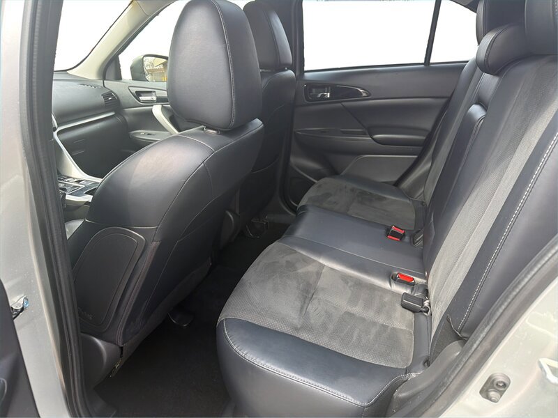 Used 2022 Mitsubishi Eclipse Cross SEL AWD/4WD image 11