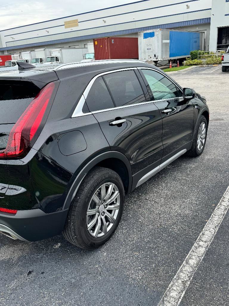 Used 2022 Cadillac XT4 Premium Luxury w/ Safety Alert Package image 6