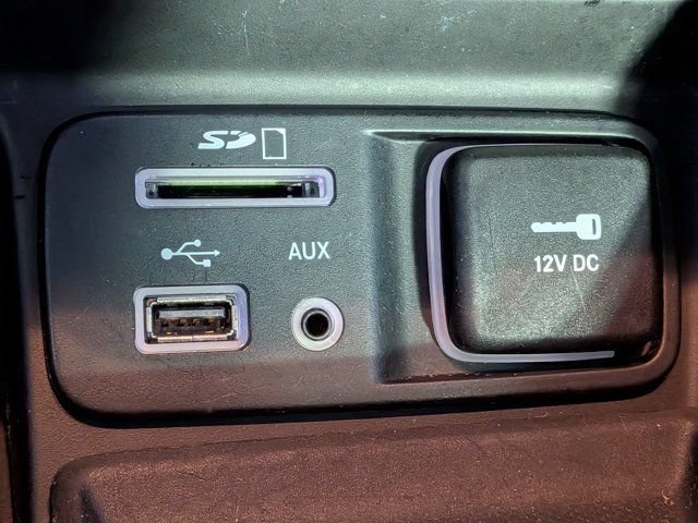 Used 2014 Jeep Cherokee Limited w/ Technology Group FWD image 28