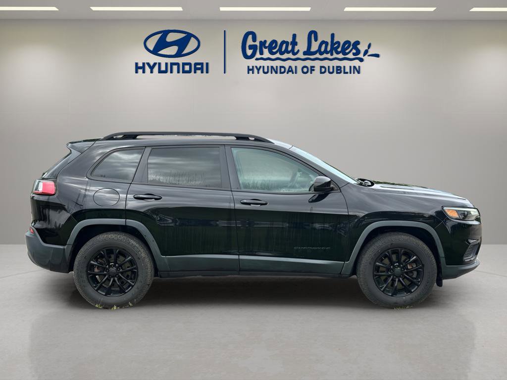 Used 2020 Jeep Cherokee Latitude w/ Cold Weather Group AWD/4WD image 6