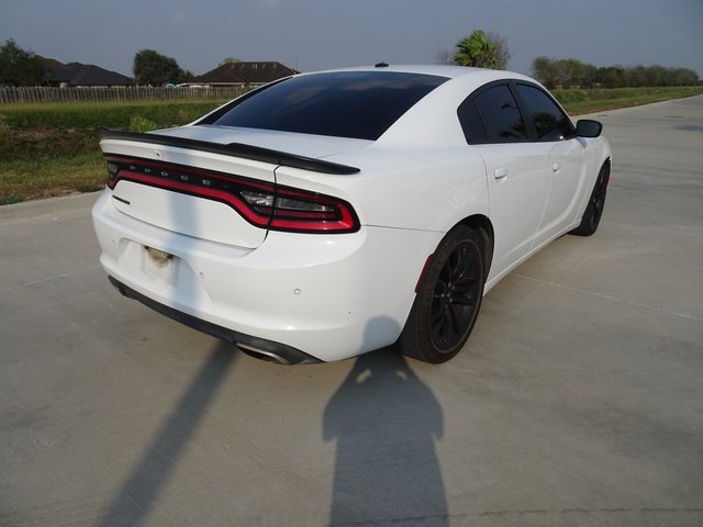 Used 2018 Dodge Charger SXT w/ Blacktop Package image 4
