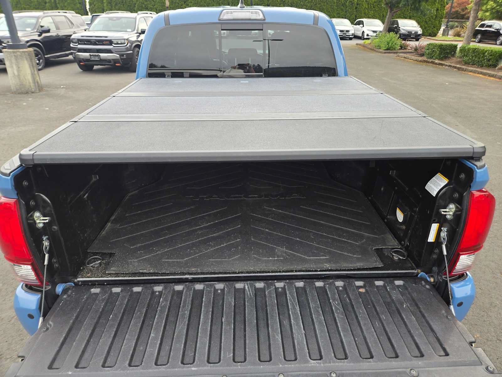 Used 2019 Toyota Tacoma TRD Off-Road AWD/4WD image 14