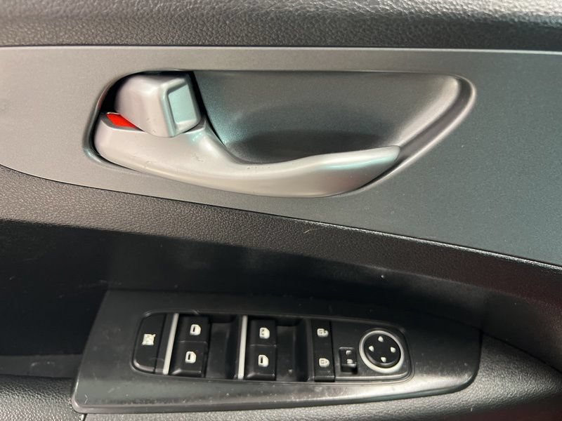 Used 2020 Kia Forte LXS FWD image 19
