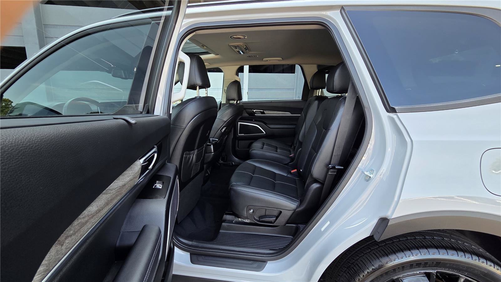 Used 2021 Kia Telluride EX w/ EX Premium Package AWD/4WD image 30