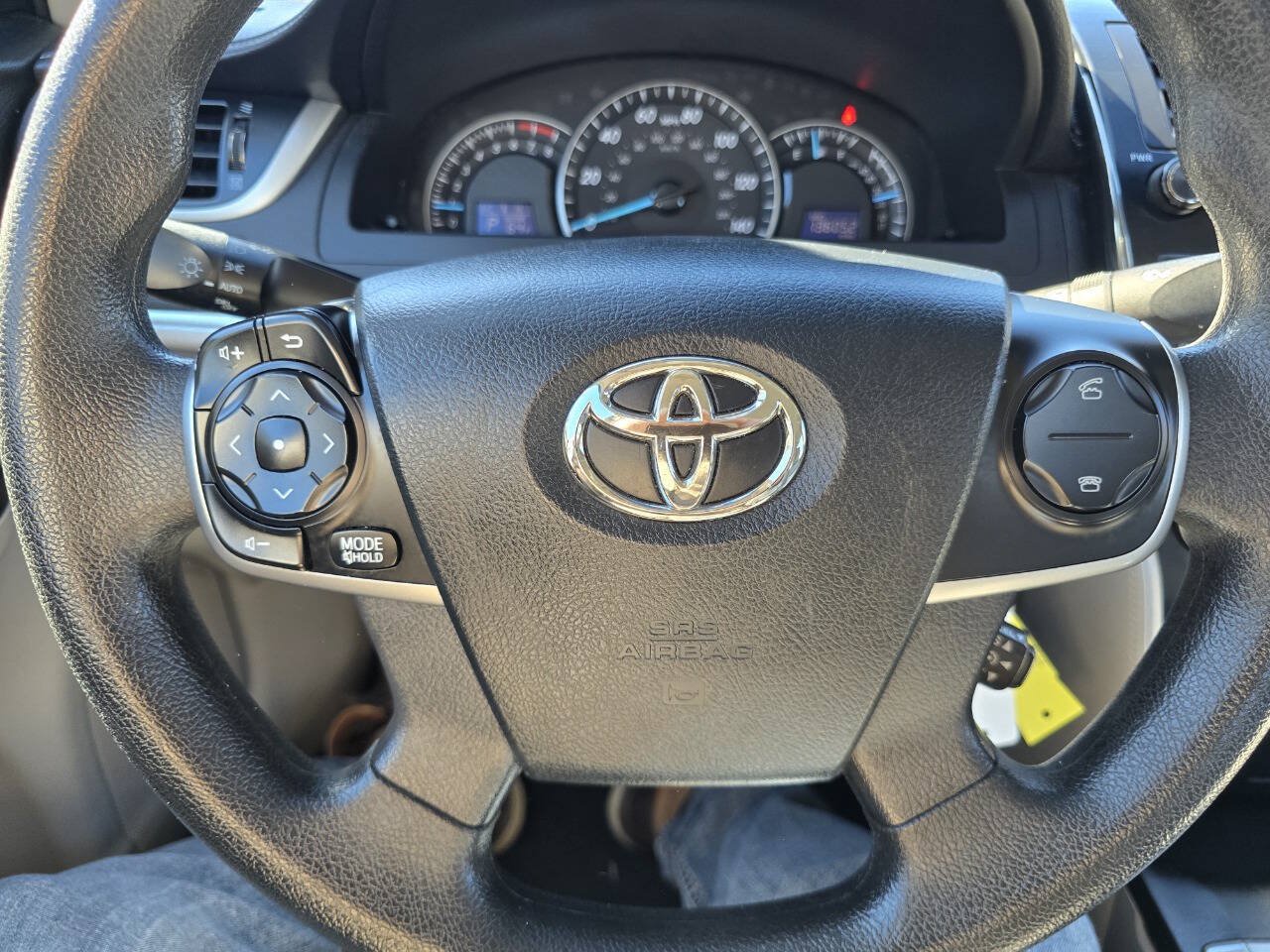 Used 2013 Toyota Camry LE FWD image 15