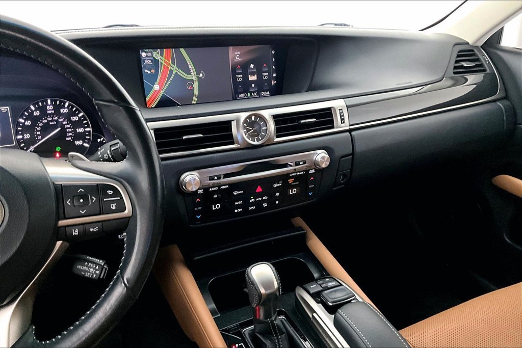 Used 2017 Lexus GS 200t RWD image 7