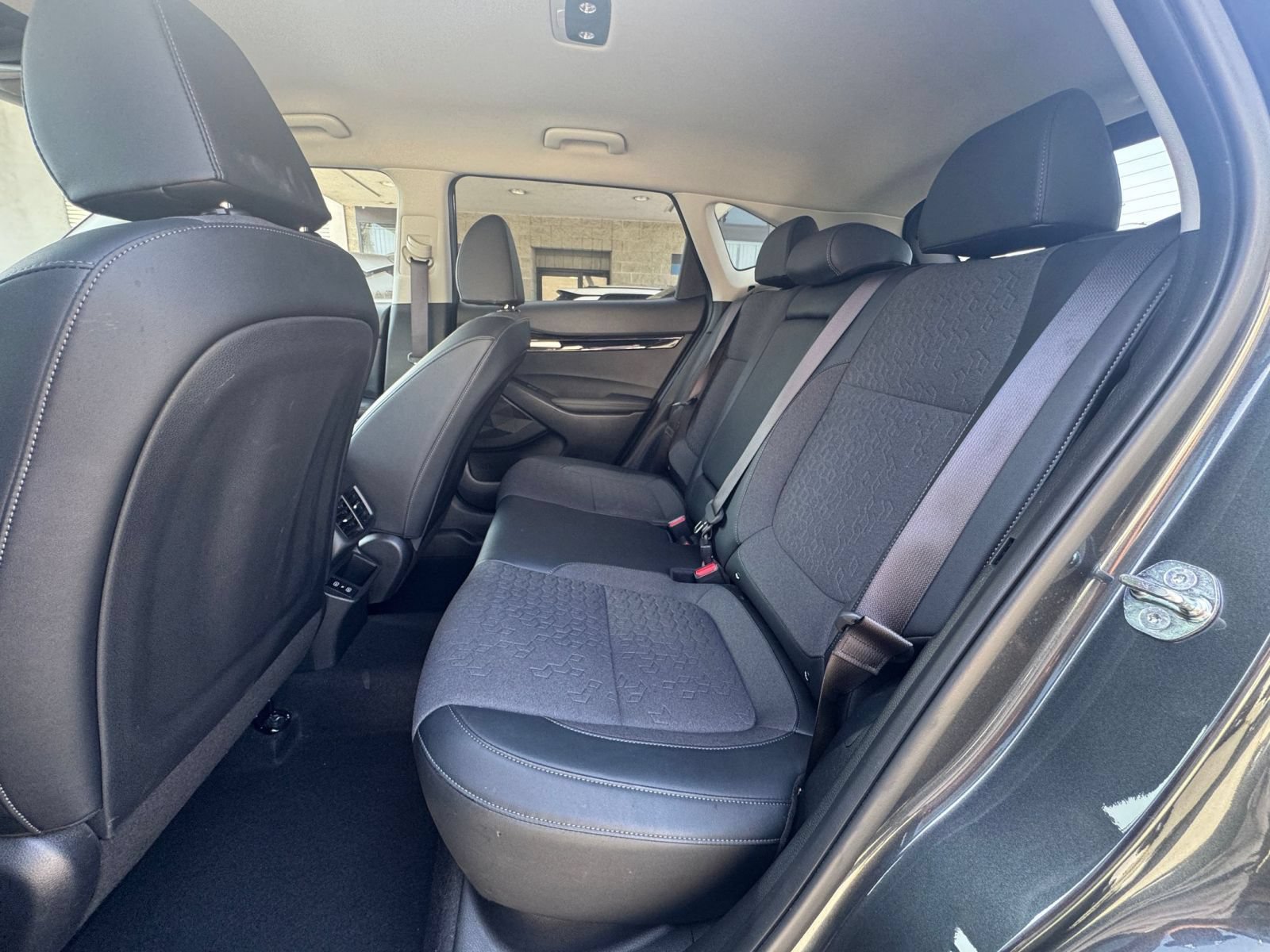 Used 2025 Kia Seltos S FWD image 27