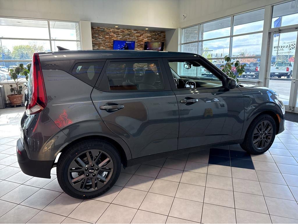 Used 2021 Kia Soul EX FWD image 12