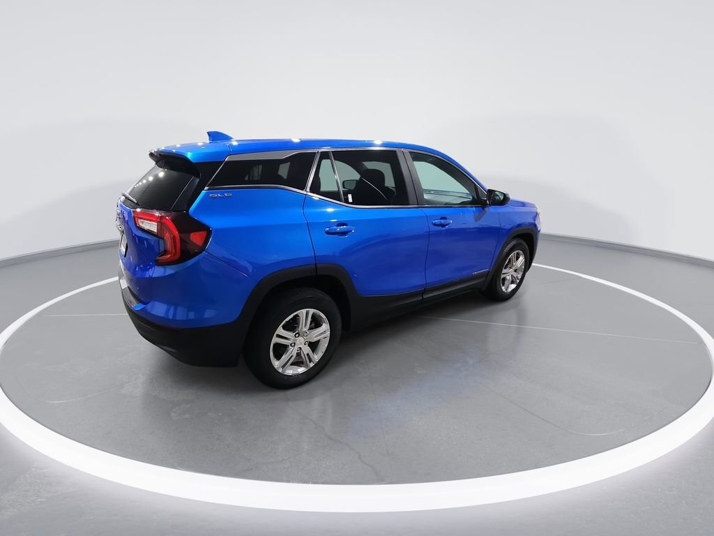 Used 2024 GMC Terrain SLE image 8