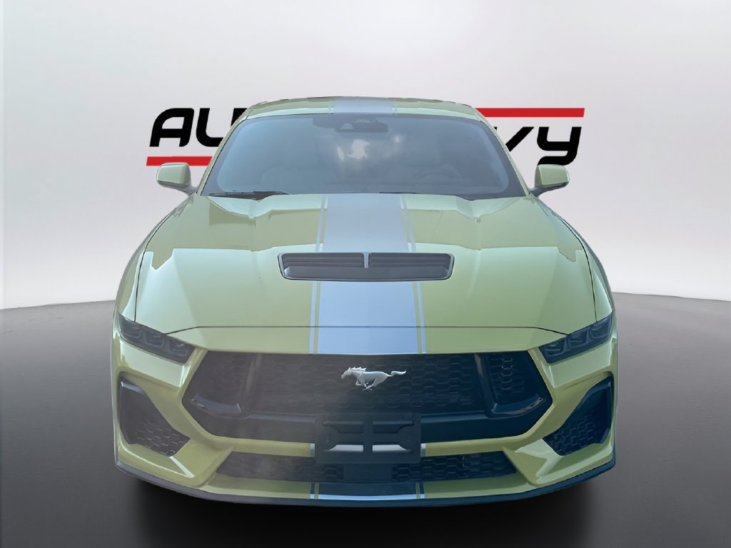 Used 2025 Ford Mustang GT Premium RWD image 2