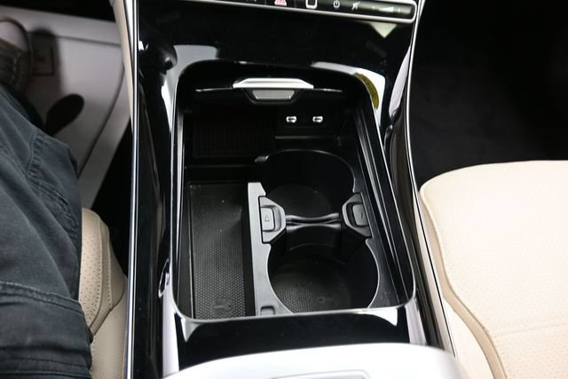 Used 2025 Mercedes-Benz C 300 Sedan image 39