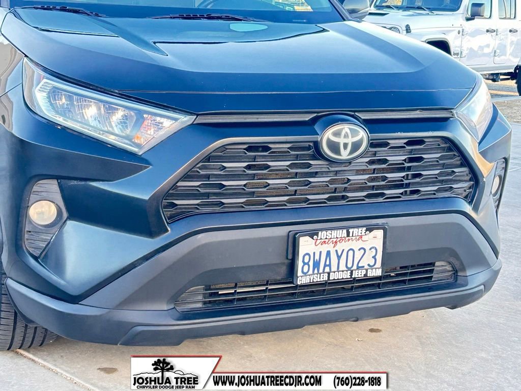 Used 2021 Toyota RAV4 XLE Premium image 8