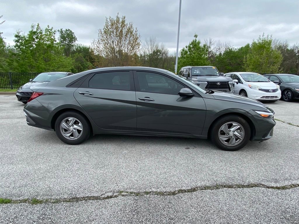 Used 2024 Hyundai Elantra SE image 8