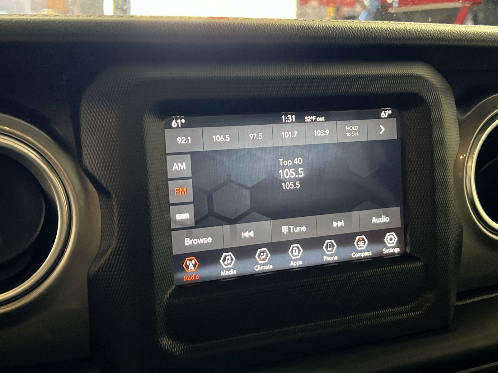 Used 2019 Jeep Wrangler Unlimited Sahara image 18