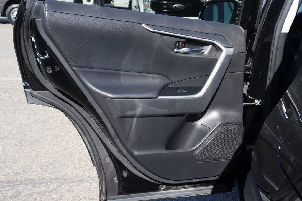 Used 2022 Toyota RAV4 XLE image 30