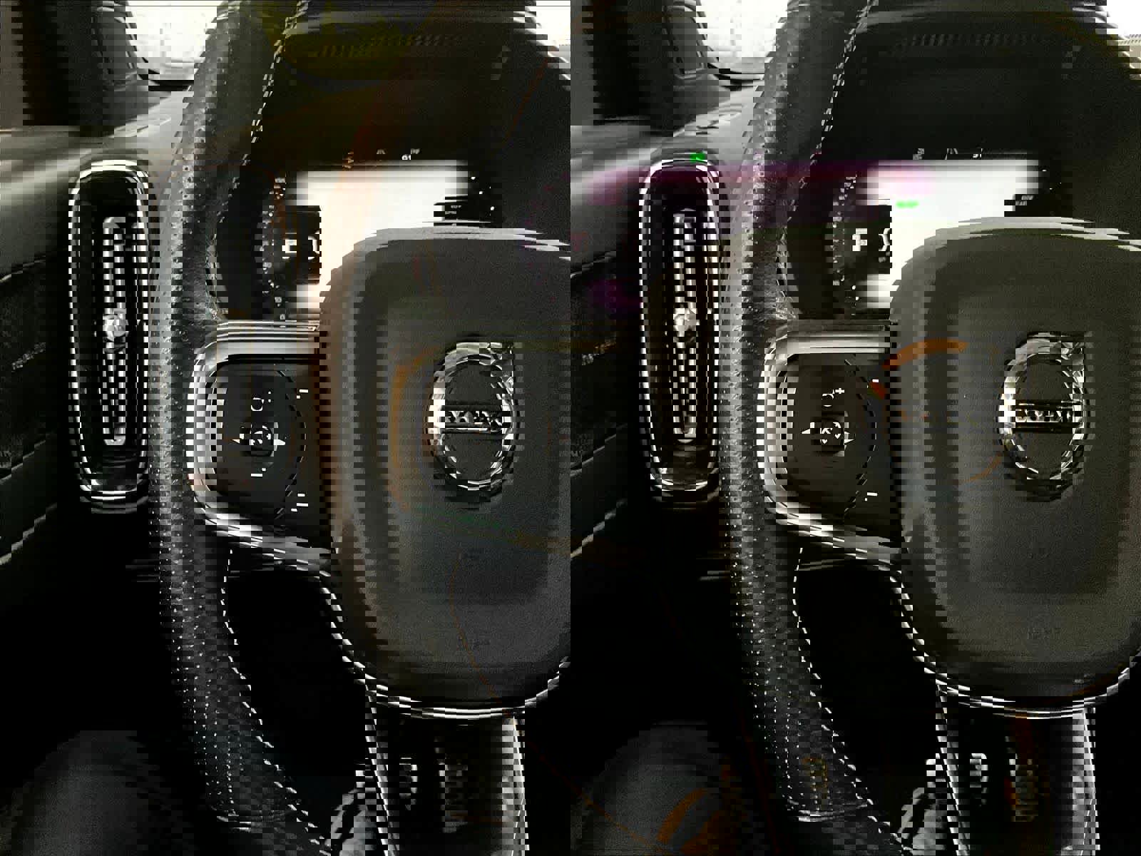 Used 2021 Volvo XC40 P8 Recharge image 19