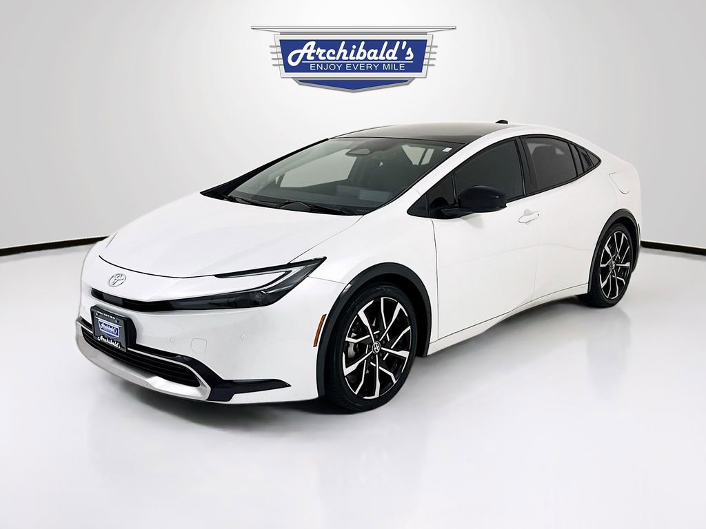 Used 2024 Toyota Prius Prime Premium FWD image 3