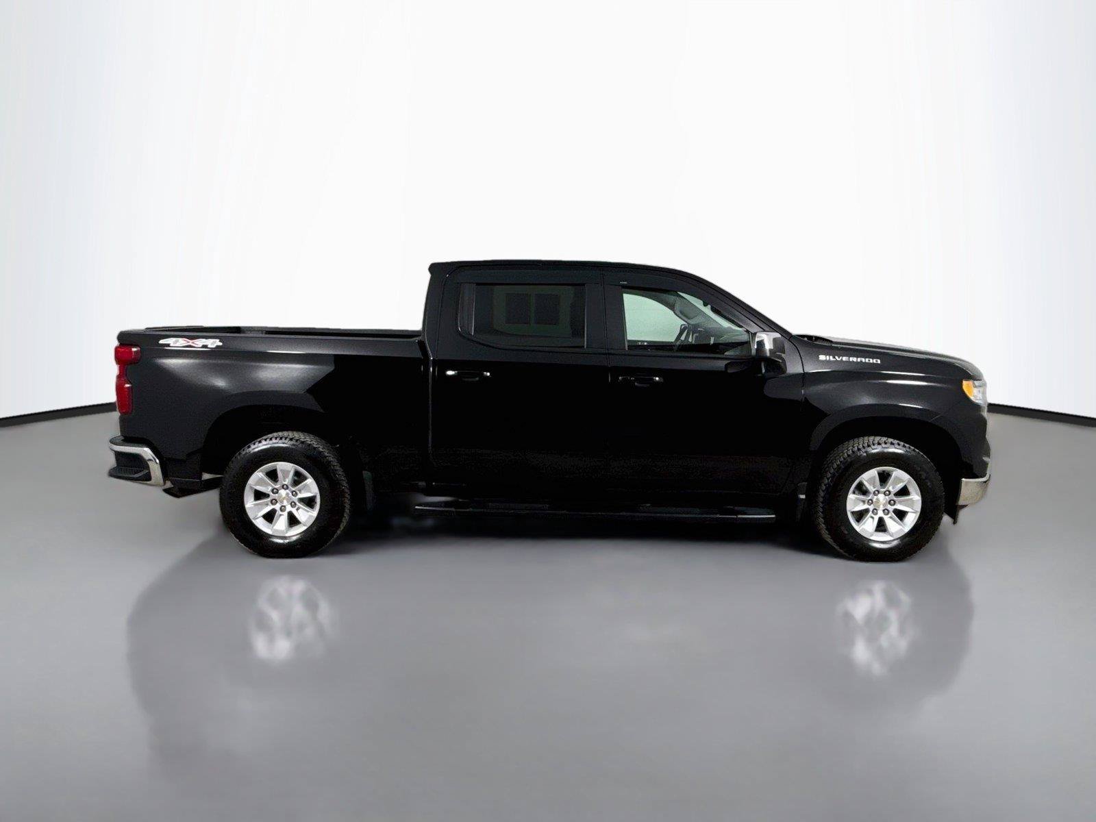 Used 2023 Chevrolet Silverado 1500 LT AWD/4WD image 13