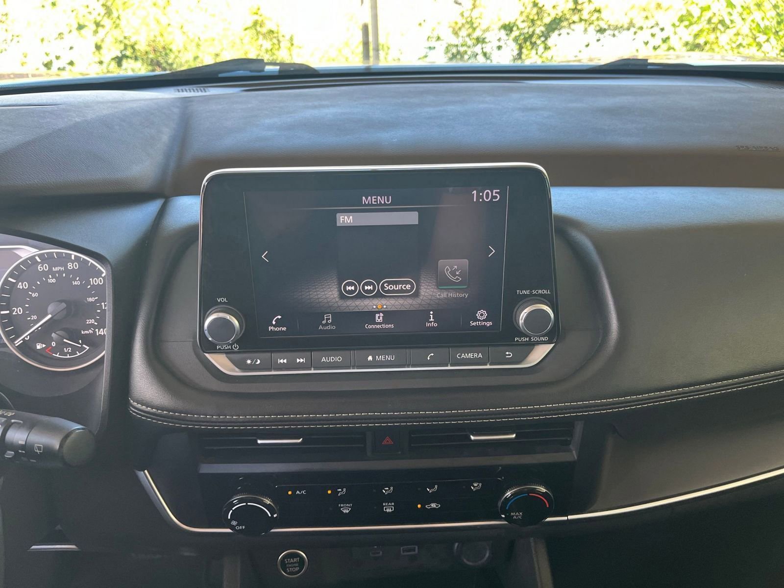 Used 2023 Nissan Rogue S image 18