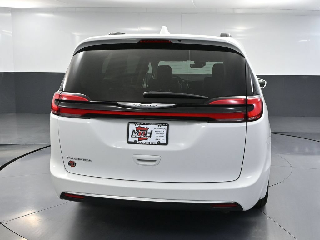 Used 2022 Chrysler Pacifica Touring-L FWD image 7