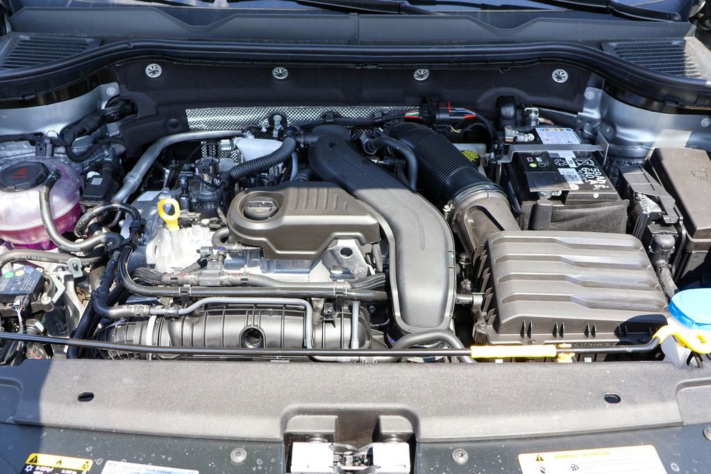 New 2025 Volkswagen Taos SE image 45