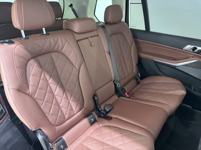 Used 2026 BMW X7 xDrive40i w/ Premium Package image 24