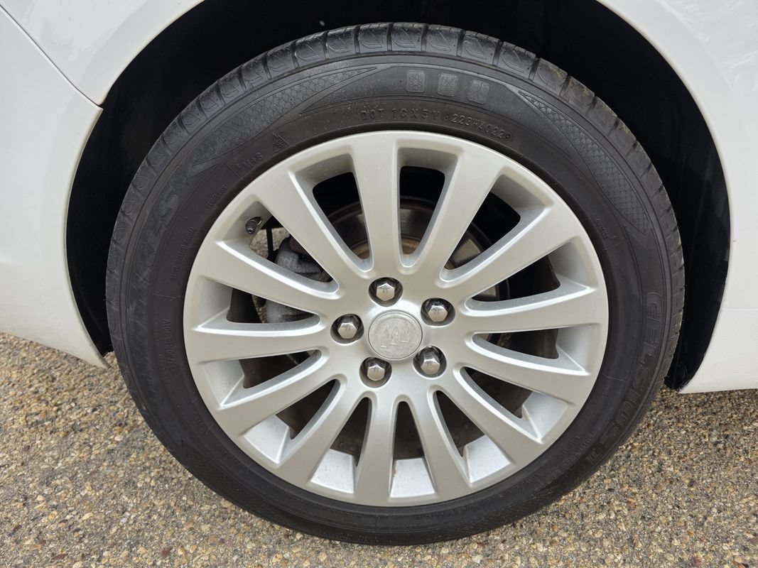 Used 2011 Buick Regal CXL w/ RL4 Preferred Equipment Group FWD image 37