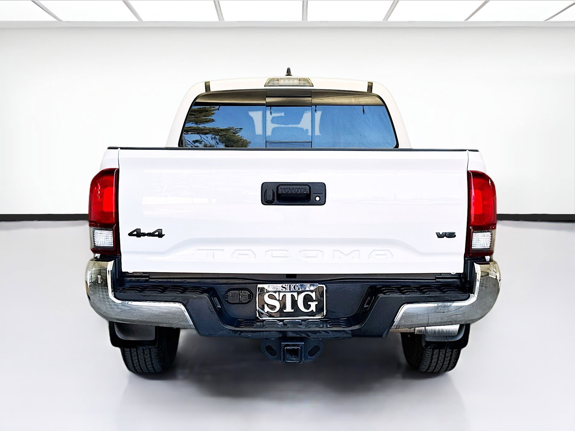 Used 2023 Toyota Tacoma SR5 w/ SX Package image 5