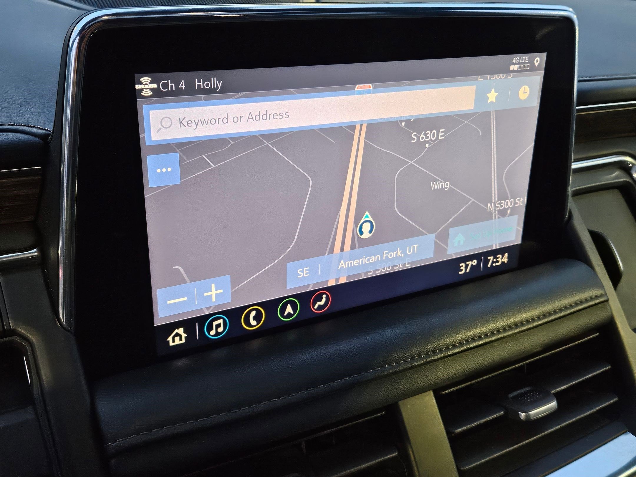 Used 2021 Chevrolet Suburban High Country w/ Premium Package image 27