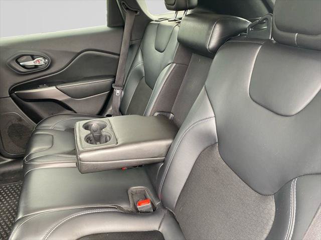 Certified 2020 Jeep Cherokee Latitude Plus w/ Cold Weather Group AWD/4WD image 17