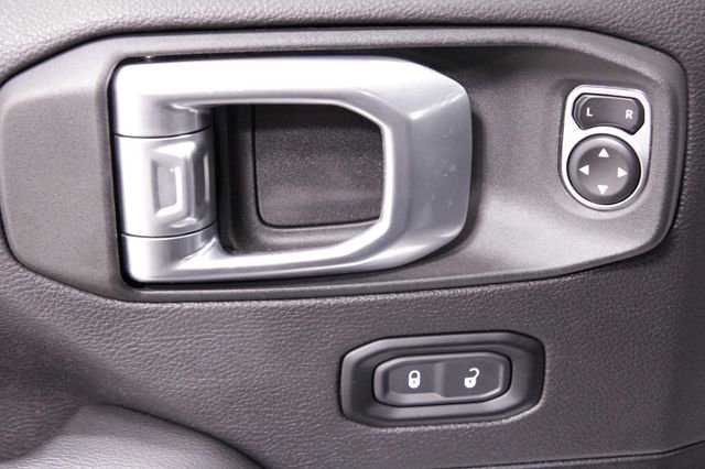 Used 2022 Jeep Wrangler Unlimited Sahara w/ Cold Weather Group image 16