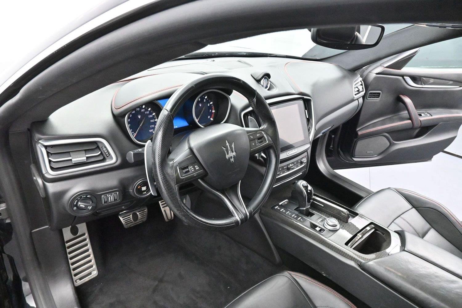 Used 2018 Maserati Ghibli S GranSport RWD image 12