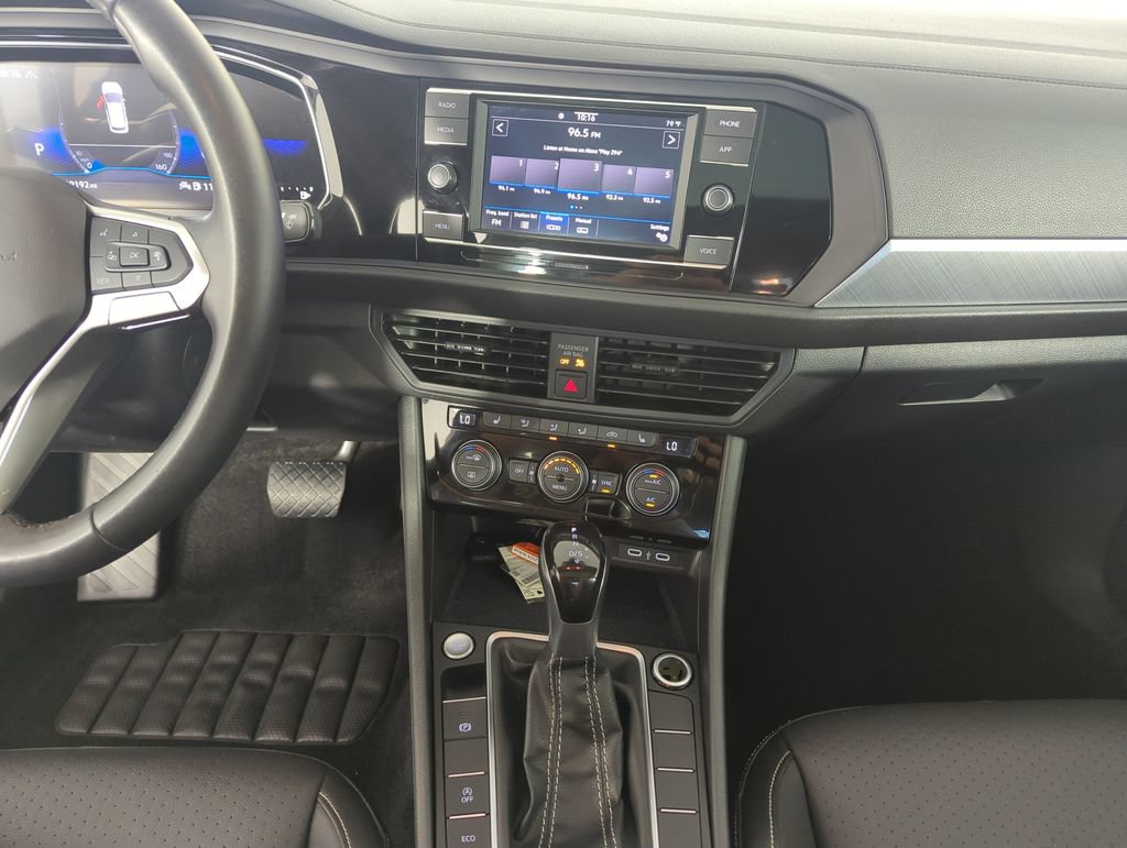 Used 2024 Volkswagen Jetta SE FWD image 24