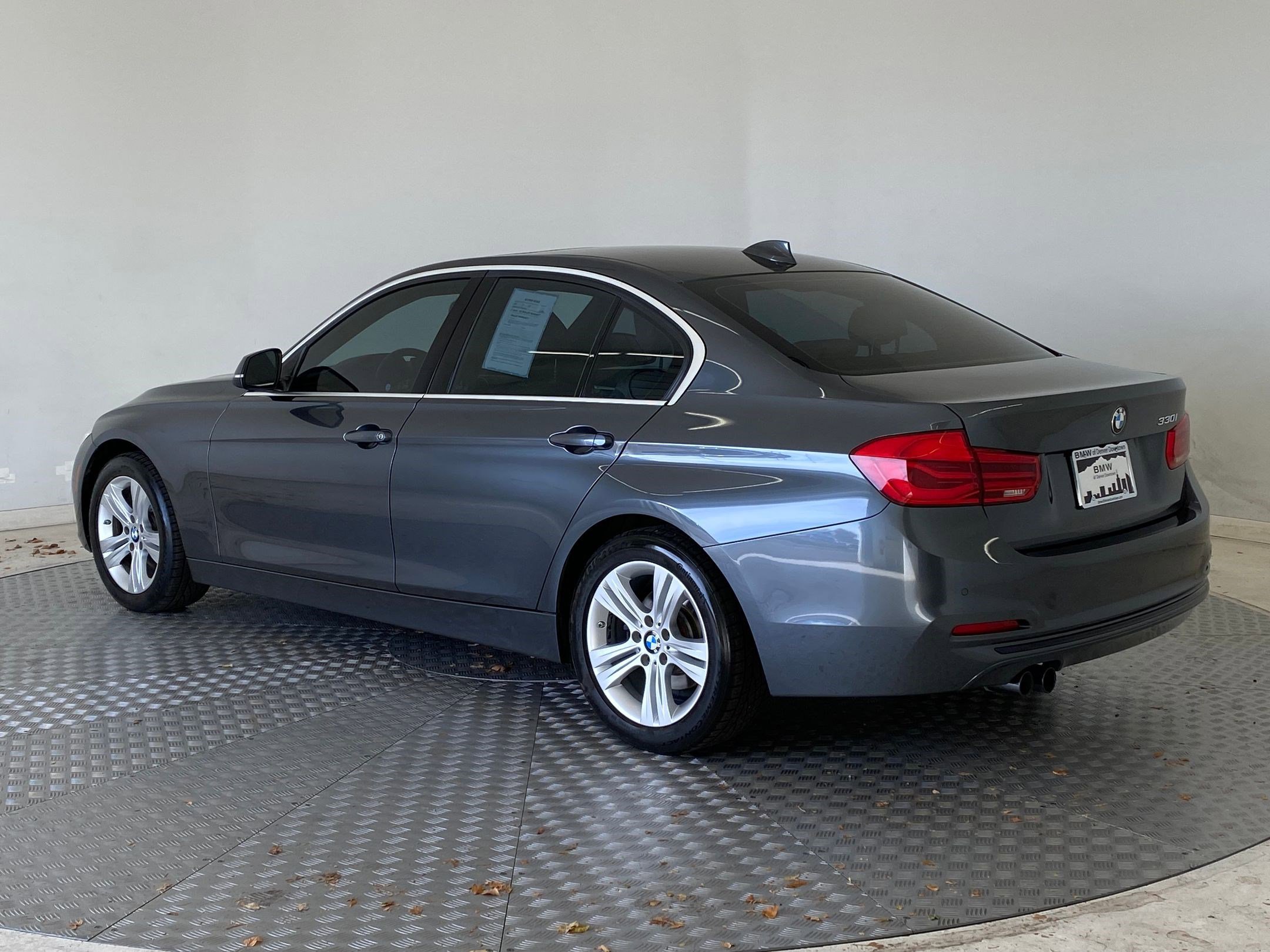 Used 2017 BMW 330i Sedan image 3