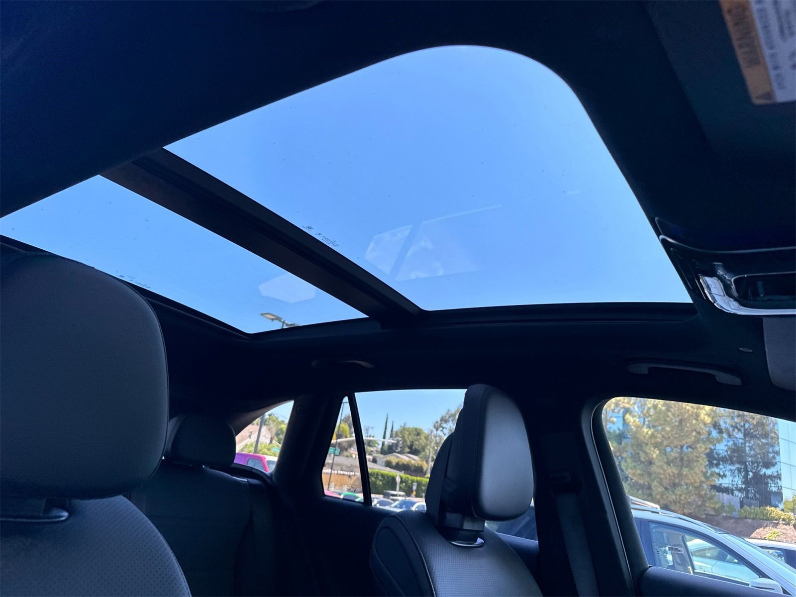 New 2025 Mercedes-Benz GLC 300 4MATIC image 17