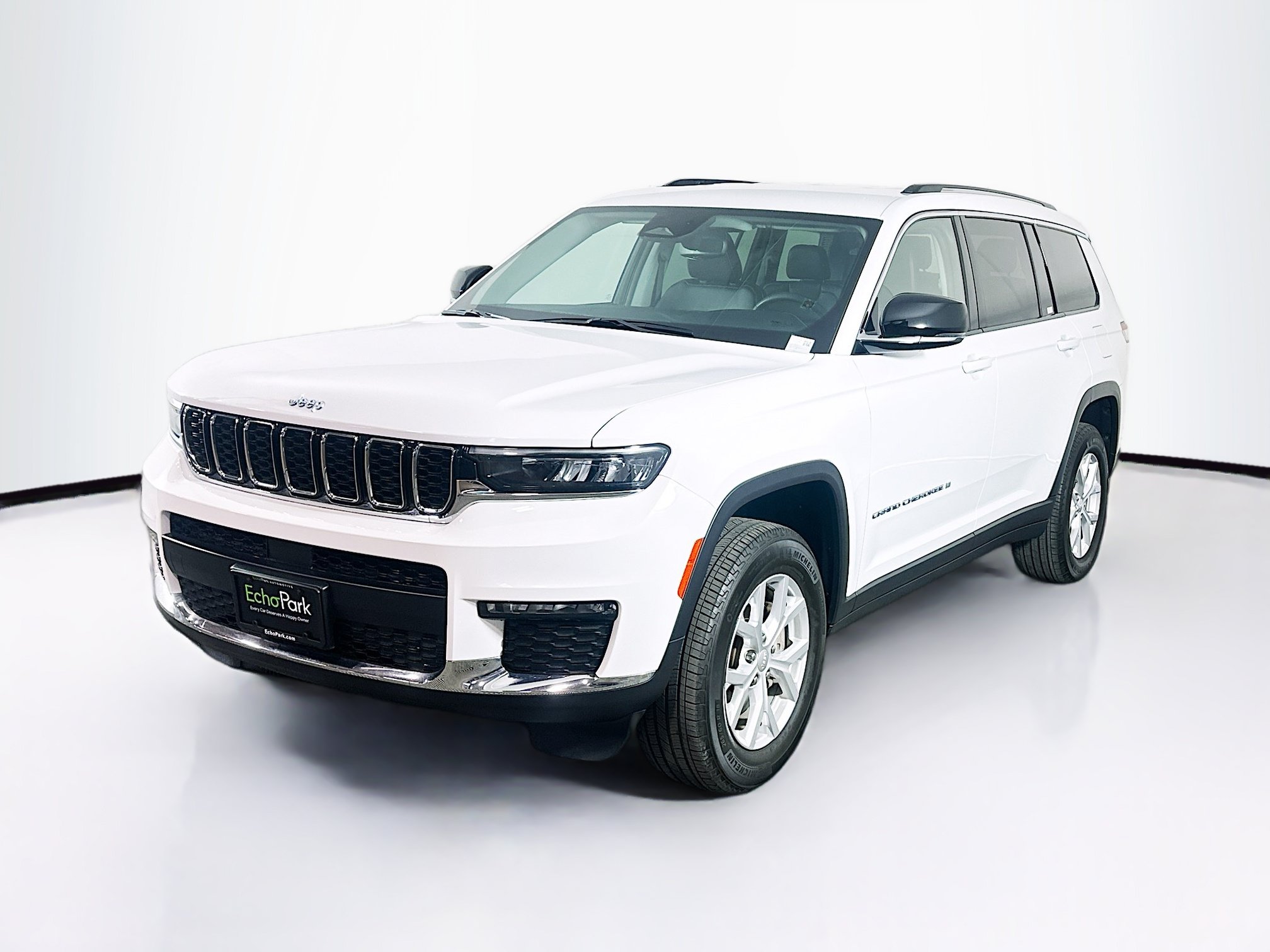 Used 2023 Jeep Grand Cherokee L Limited AWD/4WD image 3