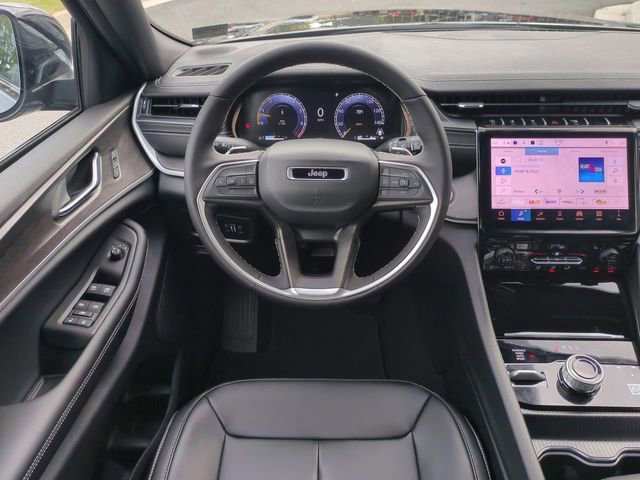 New 2025 Jeep Grand Cherokee Limited w/ Trailer Tow Package image 16