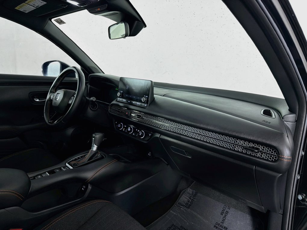 Used 2025 Honda HR-V Sport image 31