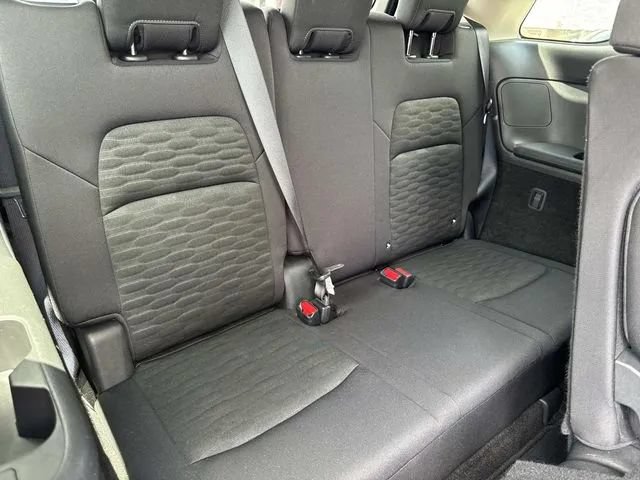 Used 2025 Nissan Pathfinder SV FWD image 28