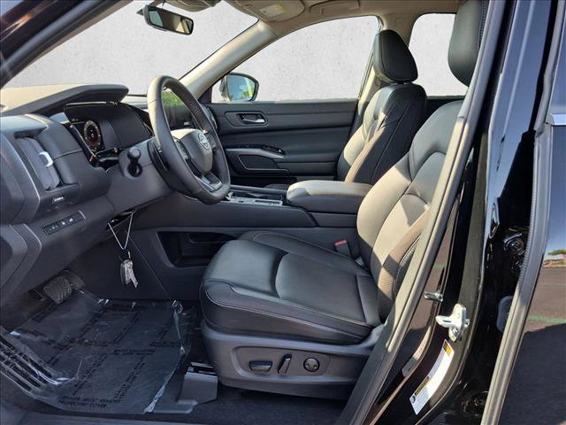Used 2026 Nissan Pathfinder SL FWD image 15