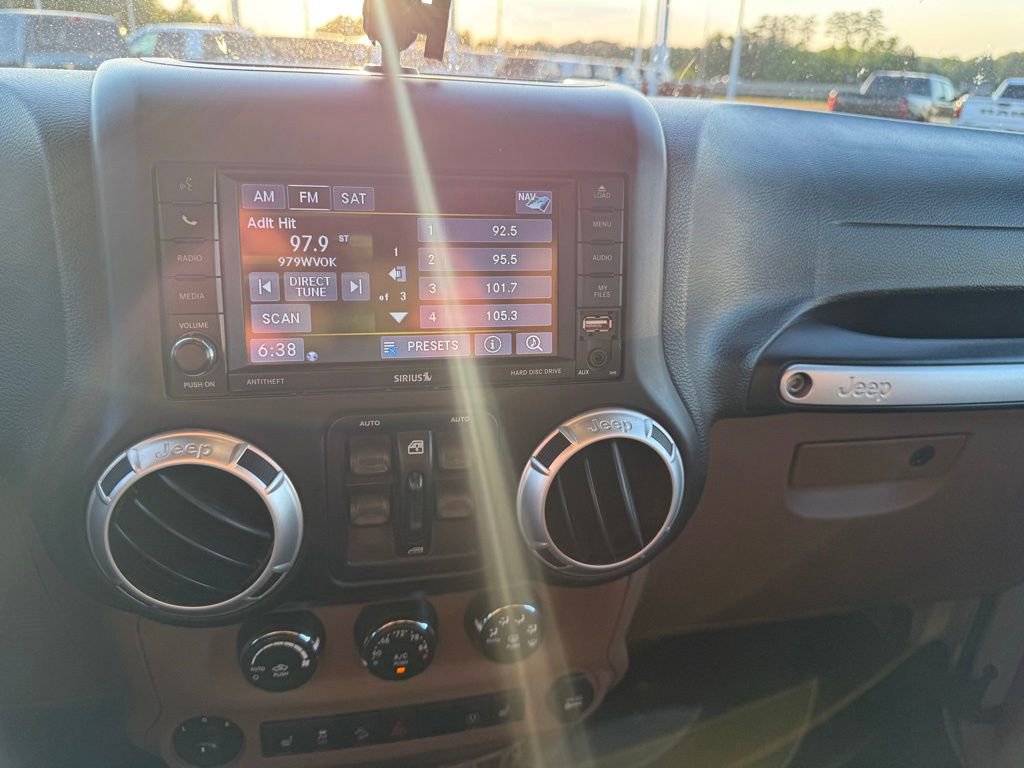 Used 2017 Jeep Wrangler Unlimited Sahara w/ Connectivity Group image 20