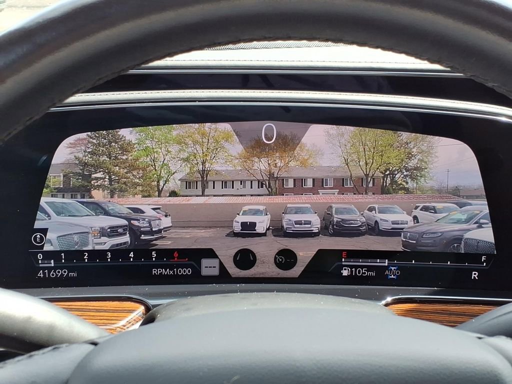 Used 2021 Cadillac Escalade Premium Luxury w/ LPO, Illumination Package AWD/4WD image 30