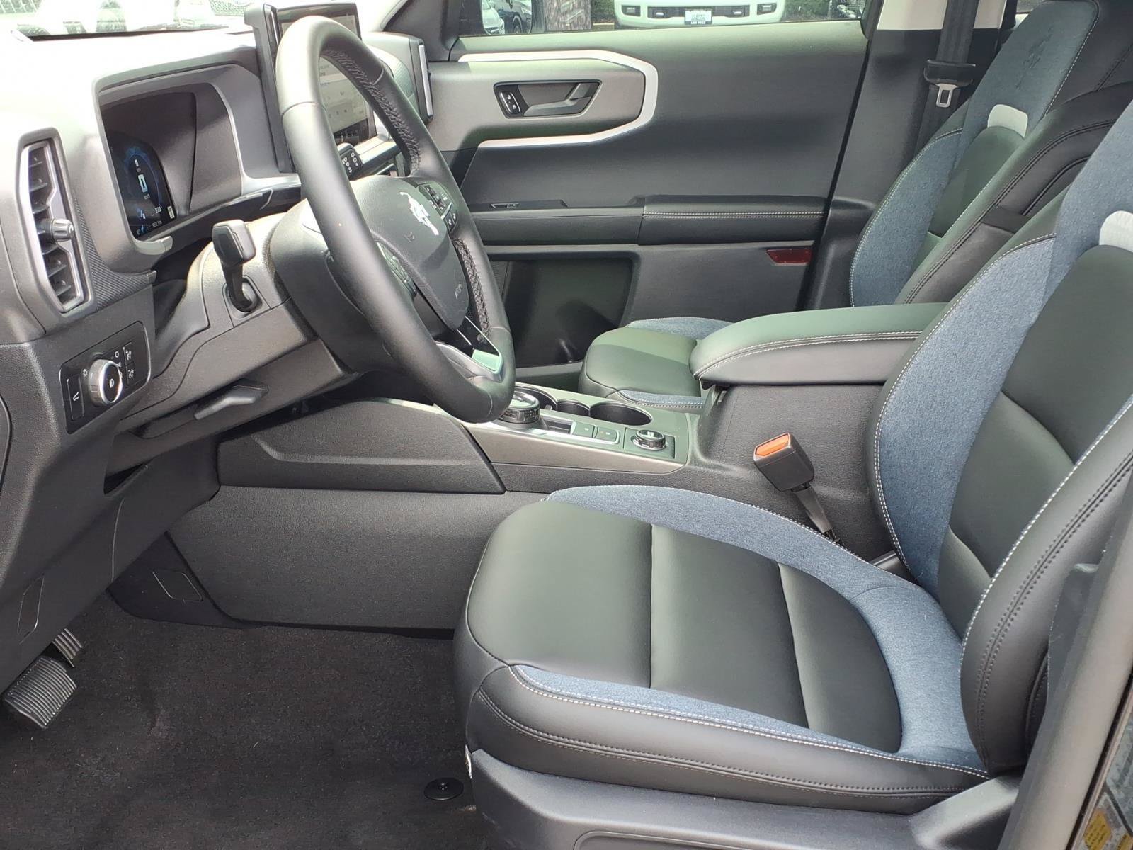Certified 2025 Ford Bronco Sport Outer Banks w/ Outer Banks Tech Package+ AWD/4WD image 26