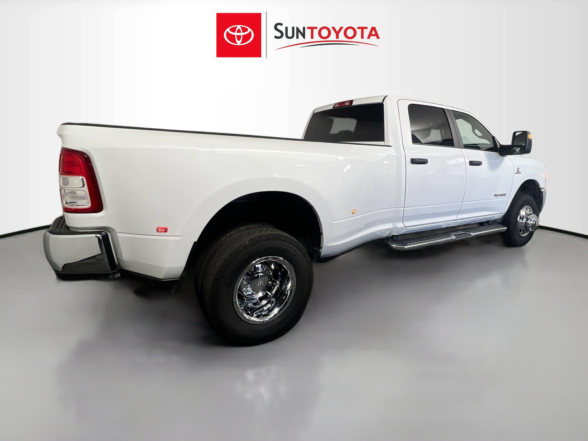 Used 2024 RAM 3500 Big Horn image 4