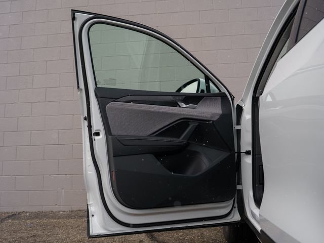 Used 2025 Volkswagen Tiguan S w/ 18" Wheel Package image 13